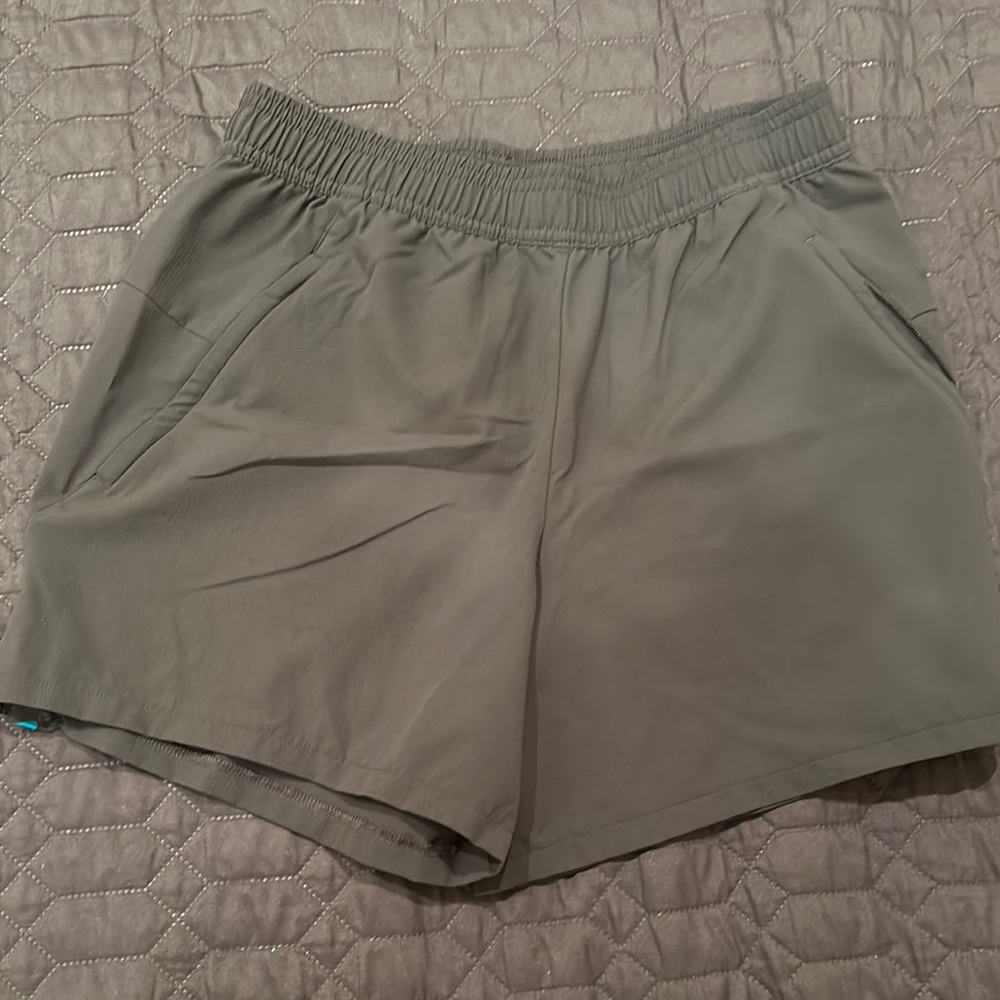 Gymshark Men’s Grey Shorts (XS)